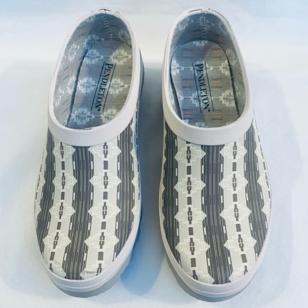 PENDLETON Santa Clara Garden Clogs